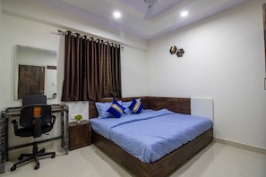 Executive Double or Twin Room | Desk, free WiFi
