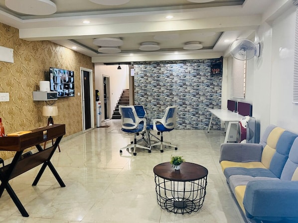Pintu masuk interior
