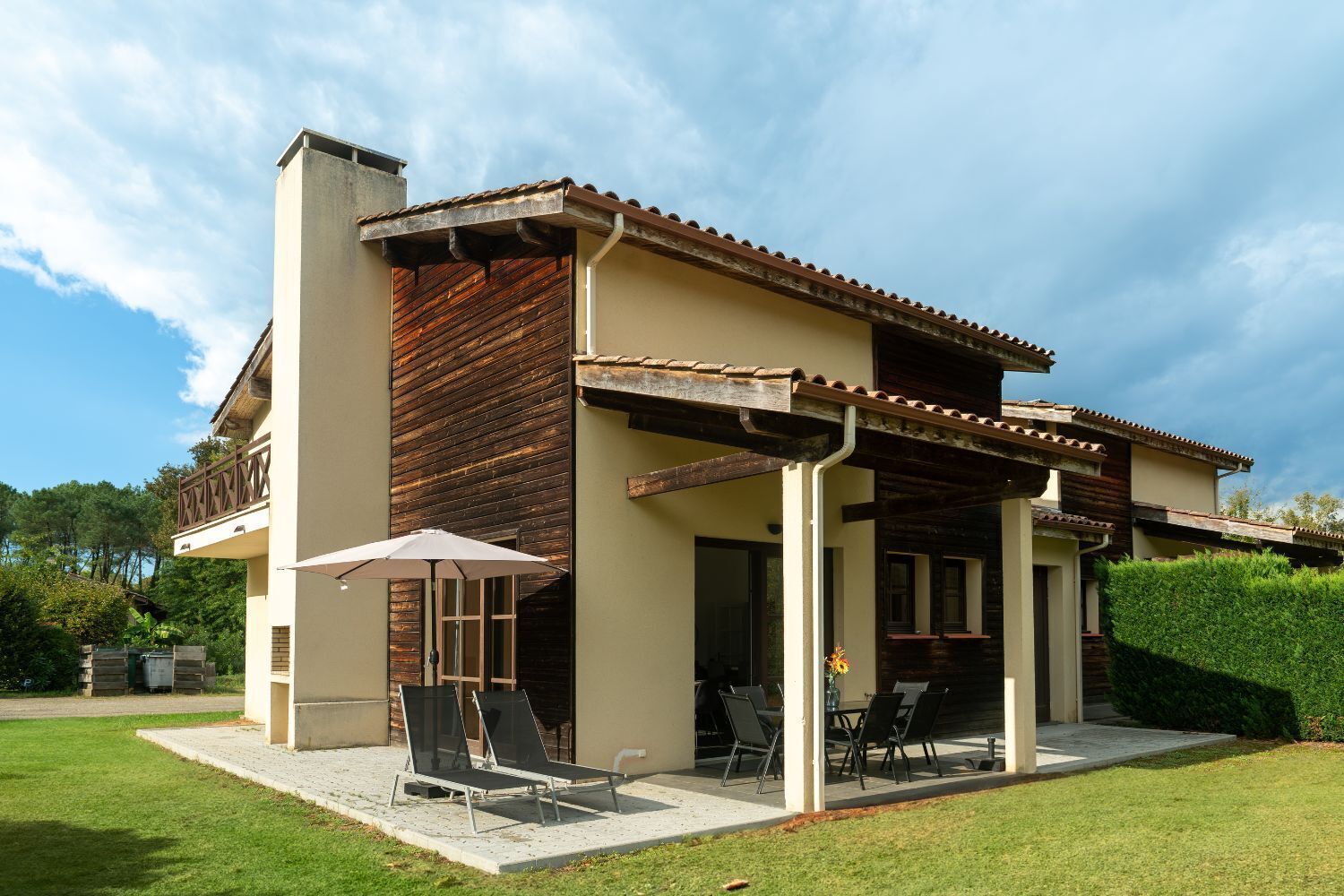 Familievilla, hageutsikt, hageområde | Fasade