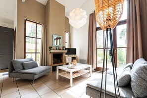 Comfort-Villa, Gartenblick | Schallisolierte Zimmer, Bügeleisen/Bügelbrett, kostenloses WLAN