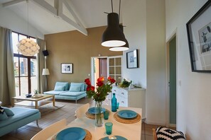 Comfort-huvila, näköala puutarhaan | Sisätilat