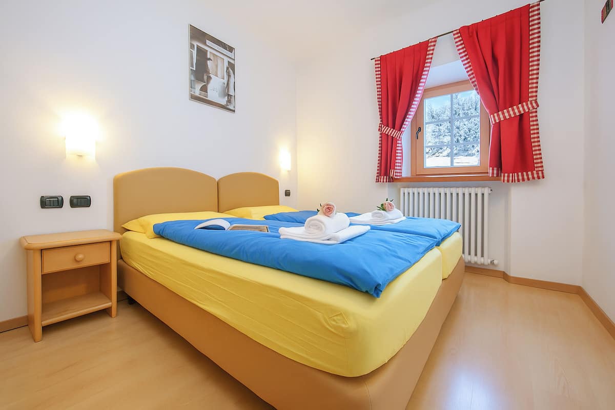 Perhehuoneisto, 2 makuuhuonetta (Sassella) | 1 makuuhuone, ilmainen Wi-Fi, vuodevaatteet