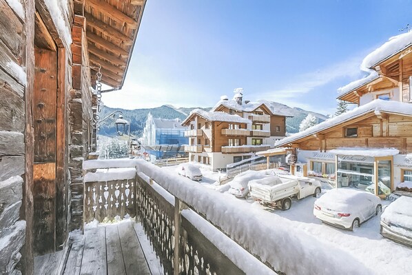 ファミリー アパートメント 1 ベッドルーム (Archillea) | バルコニー