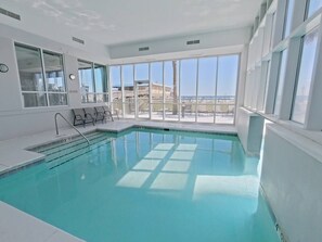 A heated pool - Gulf Front Condo W/ Splash Pad & Heated Pool (Gulf Shoes)