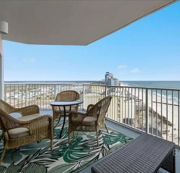 Property grounds - Gulf Front Condo W/ Splash Pad & Heated Pool (Gulf Shoes)