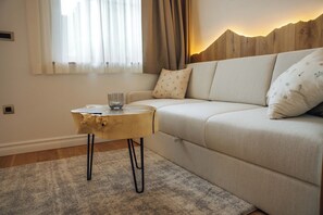 Deluxe Apartment, Park View | Living area | Printers