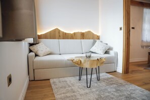 Deluxe Apartment, Park View | Living area | Printers