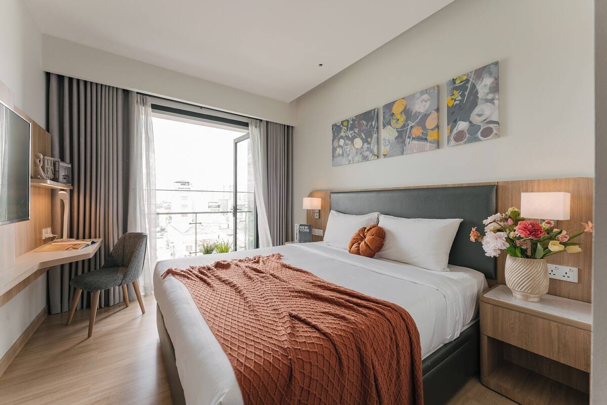 Family Suite, 3 Bedrooms, Club Lounge Access, Harbor View | Egyptian cotton sheets, premium bedding, down comforters
