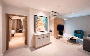 Presidential Suite, 2 Bedrooms, Club Lounge Access, River View | Egyptian cotton sheets, premium bedding, down comforters