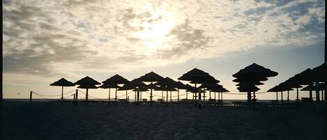 Una spiaggia nelle vicinanze