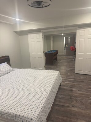 Desk, iron/ironing board, free WiFi, bed sheets