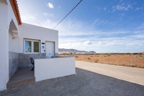 Exterior - Apartment 'La Palmera' with Private Terrace and Air Conditioning (El Nazareno)