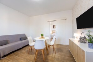 Interior - Apartment 'La Palmera' with Private Terrace and Air Conditioning (El Nazareno)