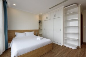 Suite, City View | Egyptian cotton sheets, premium bedding, down comforters