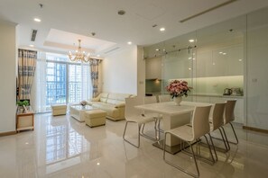 Suite, City View | Egyptian cotton sheets, premium bedding, down comforters