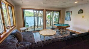 Games room -  Temple's Sunset Harbor (Newbury)