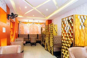 Restaurant - Nur Complex Hotel  (Nairobi)