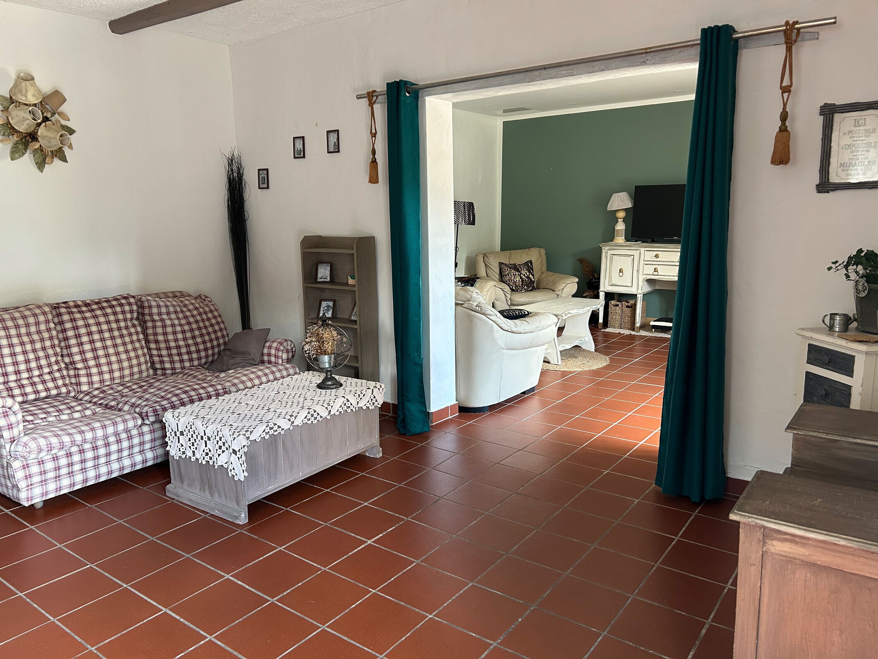 TV, mesa de pingue-pongue