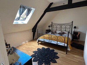 11 habitaciones, tabla de planchar con plancha, wifi y ropa de cama