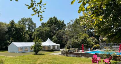 Domaine complet Les Hiboux avec piscine chauffée et salle de réception