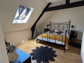11 slaapkamers, een strijkplank/strijkijzer, beddengoed