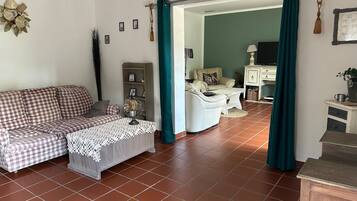 Télévision, table de tennis de table