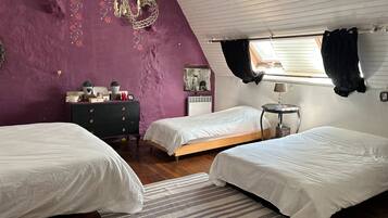 11 chambres, fer et planche Ă  repasser, draps fournis