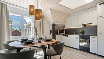 Kühlschrank, Ofen, Herdplatte, Geschirrspüler