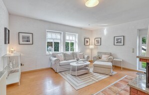 TV, fireplace - 2 bedroom stunning home in Rankwitz OT Quilitz (Rankwitz OT Quilitz)