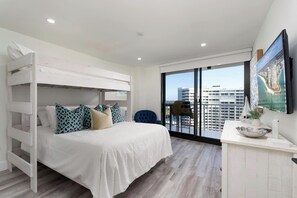 2 bedrooms, desk, iron/ironing board, free WiFi