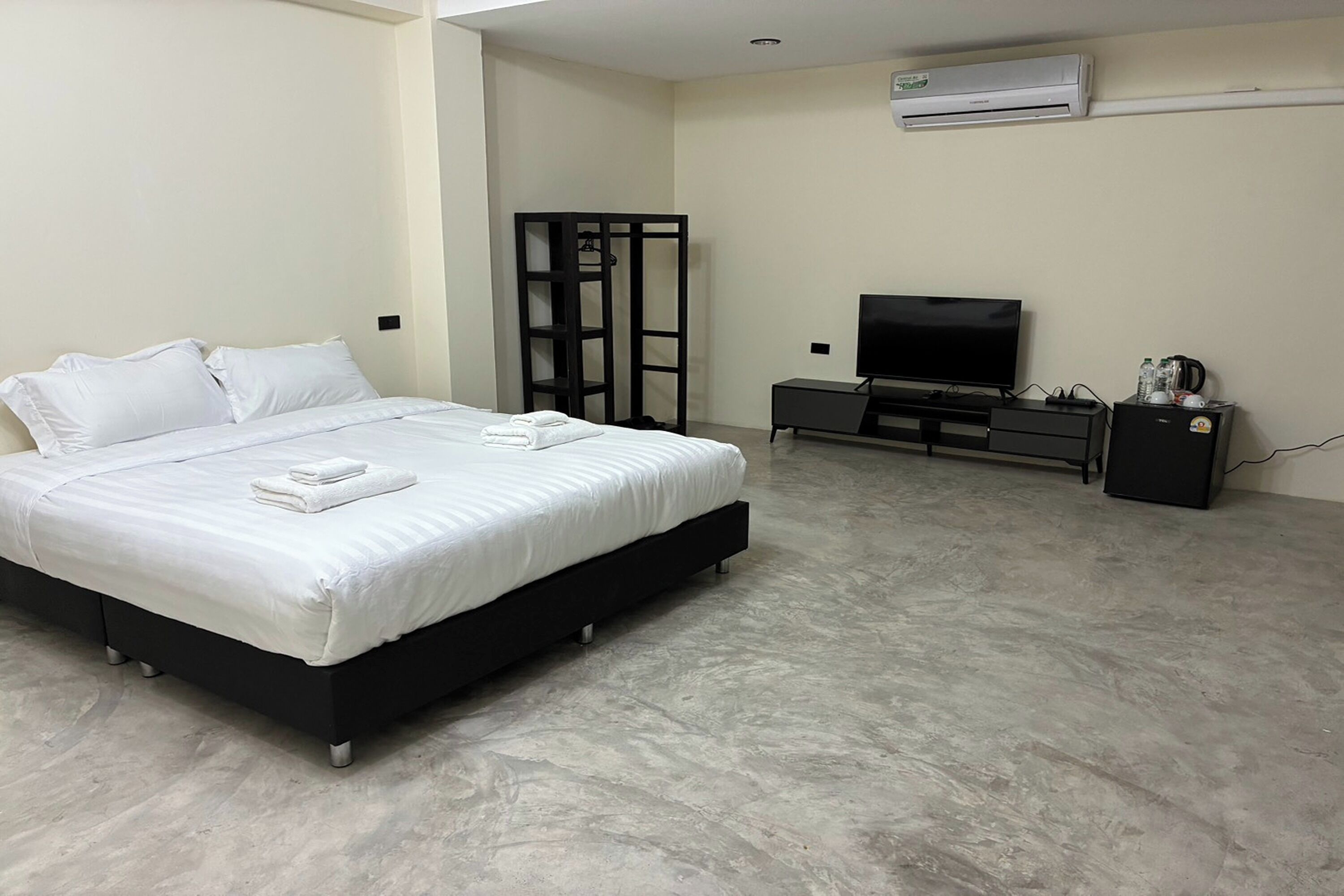 Superior Deluxe Seaview and Balcony | In-room safe, desk, blackout curtains, free WiFi