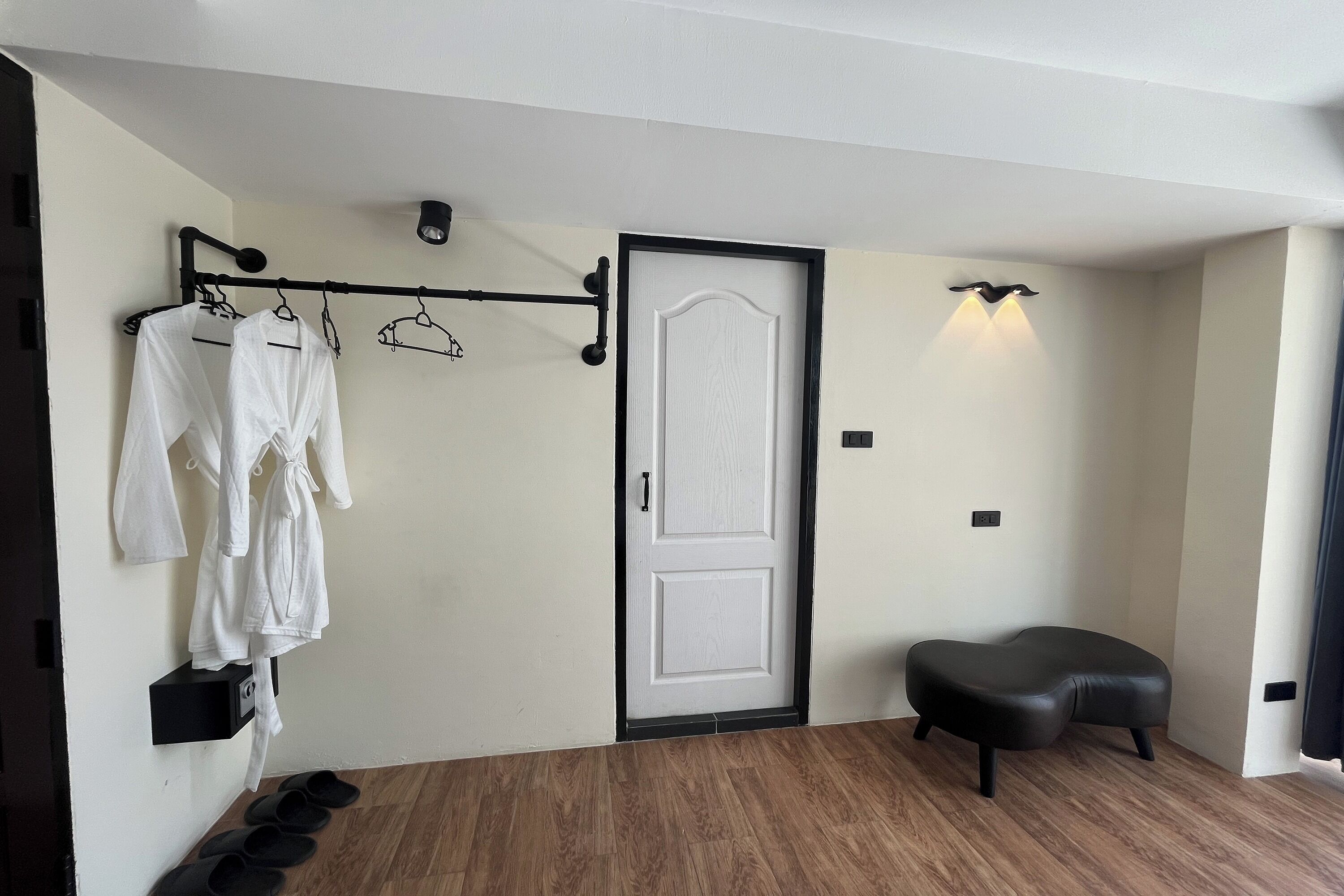 Grand-Zimmer, 1 King-Bett | Zimmersafe, Schreibtisch, Verdunkelungsvorhänge, kostenloses WLAN