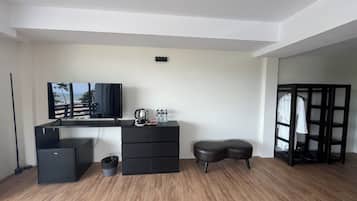 Grand Room, 1 King Bed, Balcony, Sea View | In-room safe, desk, blackout curtains, free WiFi