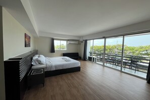 Habitación Grand, 1 cama King size, balcón, vista al mar | Vista desde la habitación