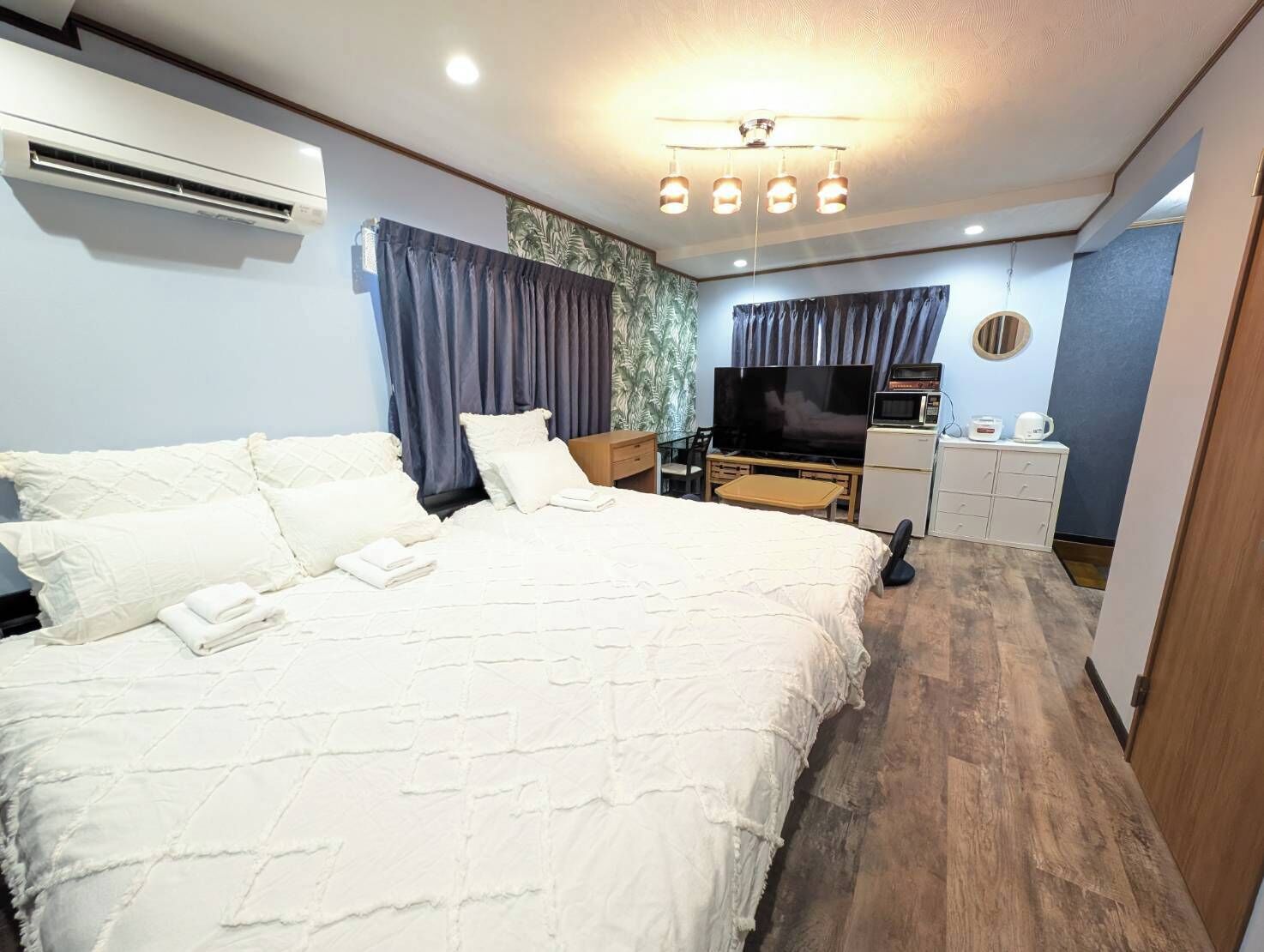 ベーシック トリプルルーム 禁煙 シティビュー | デスク、ノートパソコン用作業スペース、遮光カーテン、アイロン / アイロン台