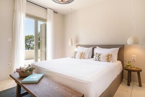 6 habitaciones, escritorio y tabla de planchar con plancha 