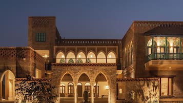 Desk, laptop workspace, free WiFi