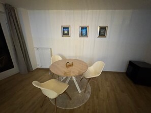 Dining - Exclusive modern vacation apartment no. 4 in Kleve - very centrally located (47533 Kleve)