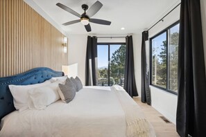 3 chambres, bureau, fer et planche à repasser, lit parapluie