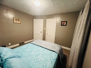 3 bedrooms, iron/ironing board, free WiFi