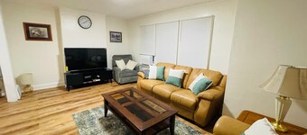 Relax with Peaceful Superb 3-bedroom apartment 2Fl with AC in Tonawanda Town