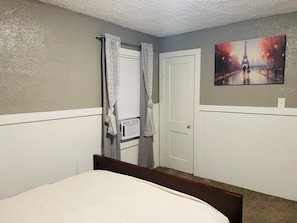 3 bedrooms, iron/ironing board, free WiFi