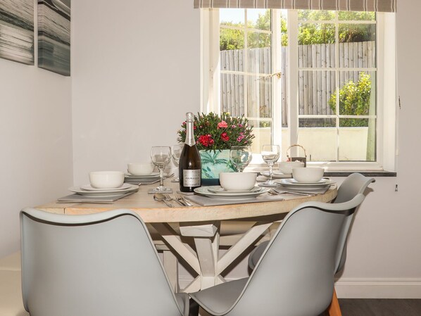 Dining - Atlantic View (Bude)