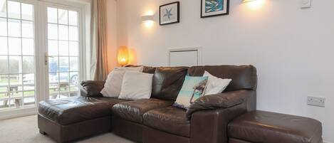 Cottage | Living area