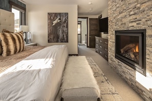 5 bedrooms, iron/ironing board, free WiFi, bed sheets - Ski-in/Ski-out Cabin with Hot Tub, Fireplace, Heated Garage, and Grill! (Big Sky)