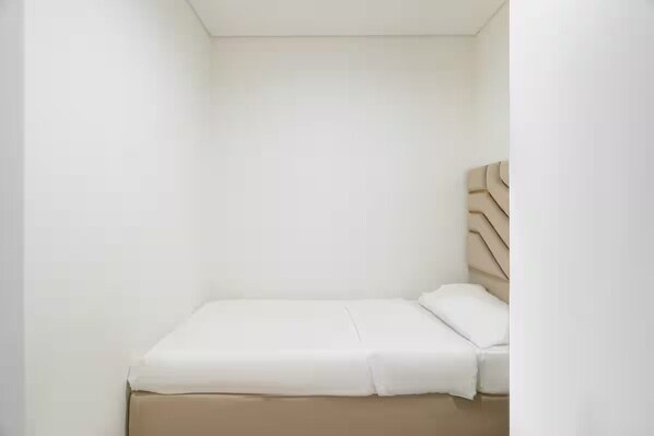 In-room safe, iron/ironing board, free WiFi