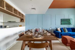 Repas dans la chambre