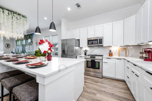 Microwave, oven, stovetop, dishwasher