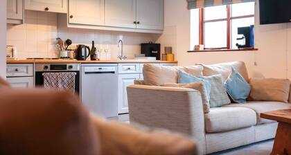 Gather, Celebrate, and Soak in the Views at Ollie’s Lodge sleeping 8.