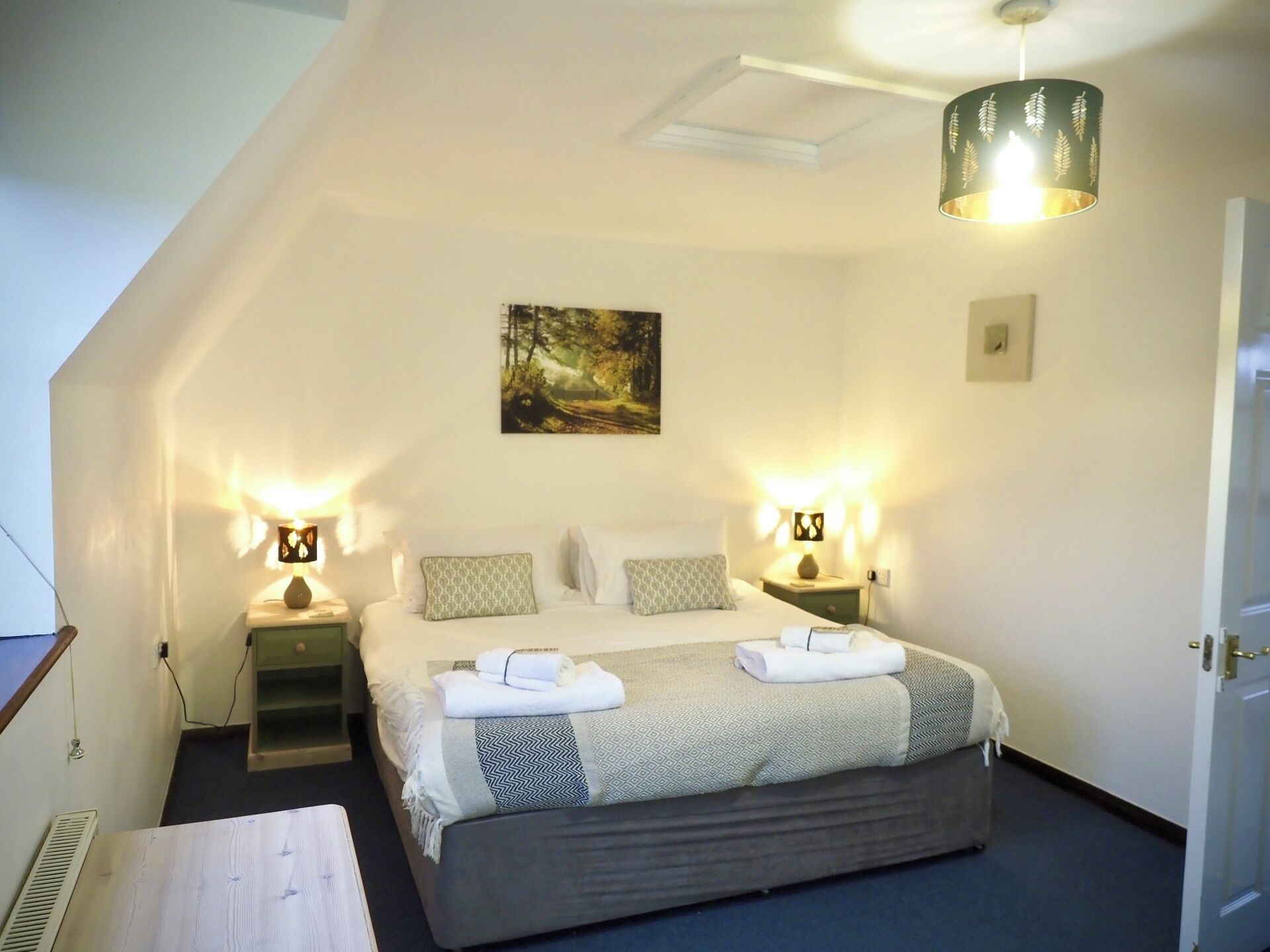 4 多间卧室、熨斗/熨衣板、免费 WiFi、床单